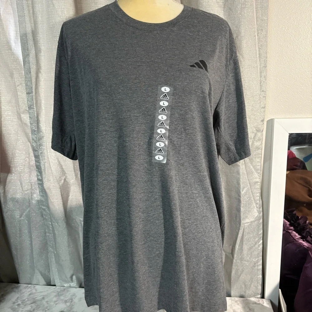 NWT Adidas men’s t-shirt size L